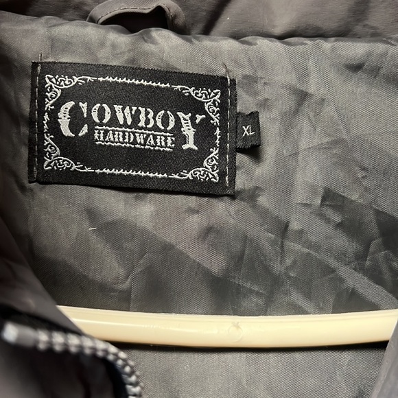Cowboy hardware puffer vest XL - Picture 3 of 4